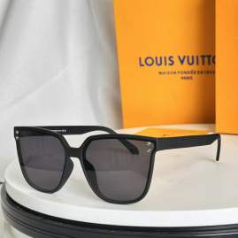 Picture of Louis Vuitton Sunglasses _SKUfw74860894fw